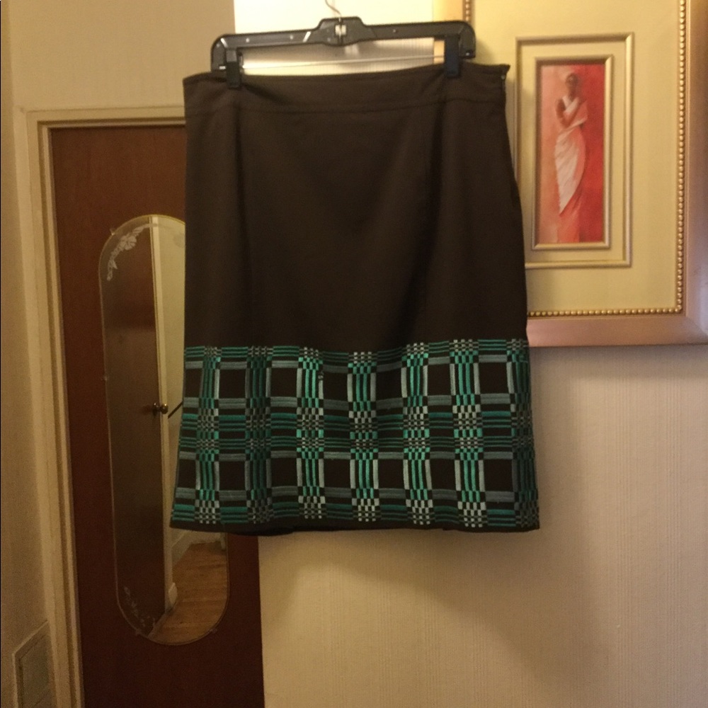 SILKLAND BROWN SKIRT WITH BLUE HEMLINE DESIGN